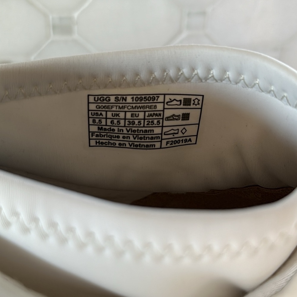 Ugg Neutra Sneakers White, size 8.5 - Picture 8 of 8